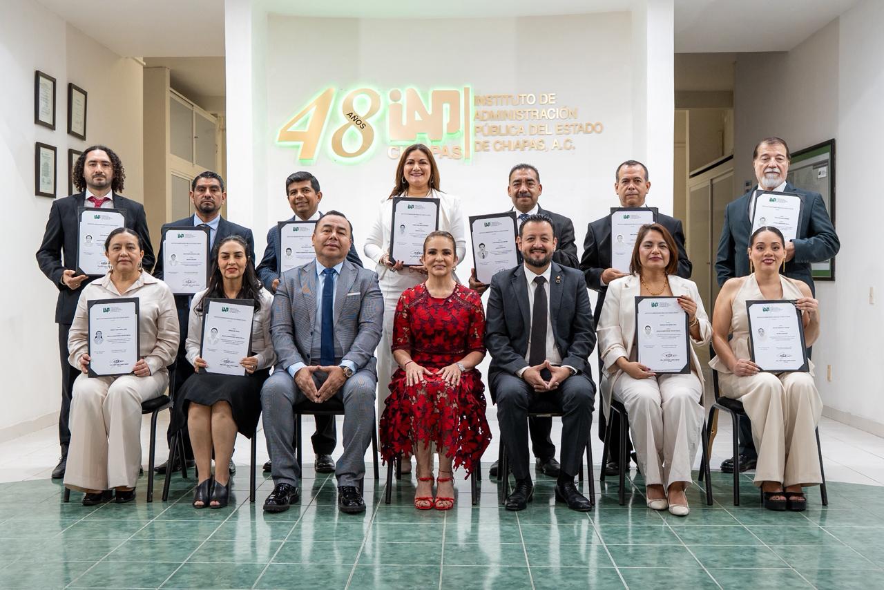 IAP Chiapas entregó títulos de Licenciatura, Maestría y Doctorado a Nueva Generación de Profesionales